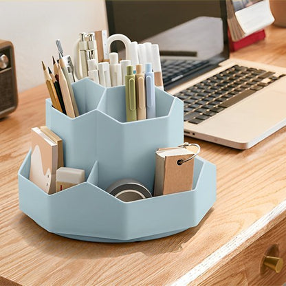 Organisateur de bureau bleue avec crayons et stylos sur bureau