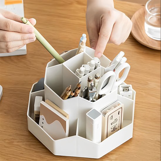 Organisateur de bureau en forme de tour blanche en illustration 2