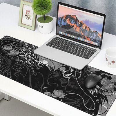 Sous main bureau motif dragon coloris noir blanc