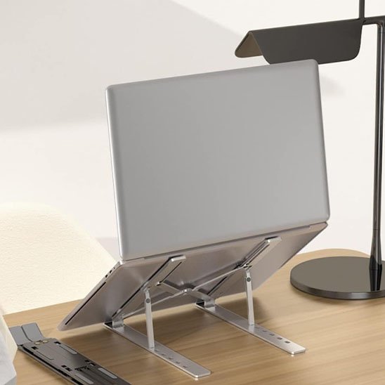 Support ordinateur portable avec laptop et support plie a cote