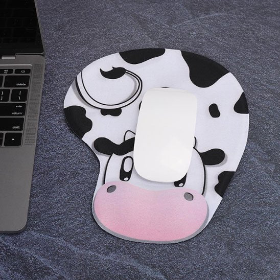 Tapis de souris avec souris blanche posee dessus