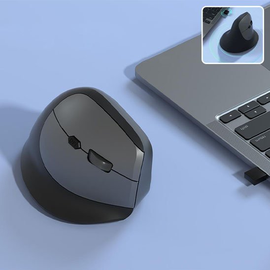 souris ergonomique comfortpro presente sur bureau 2