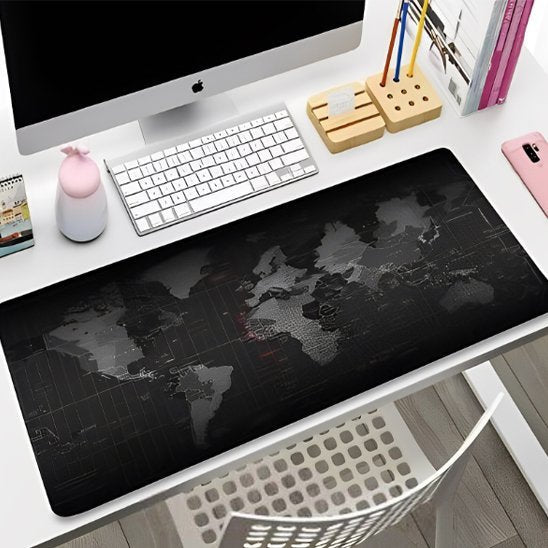 Sous main bureau avec ecran mac et clavier