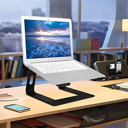 support ordinateur ergonomique avec laptop pose sur bureau