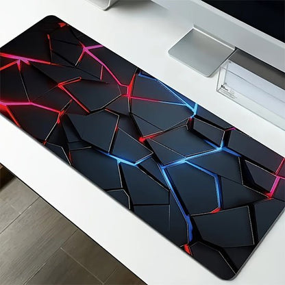 tapis de souris gamer avec ordinateur sur bureau blanc