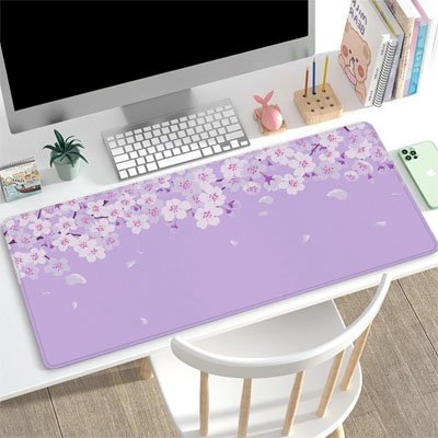 tapis de souris xxl violet sur un bureau avec ordinateur