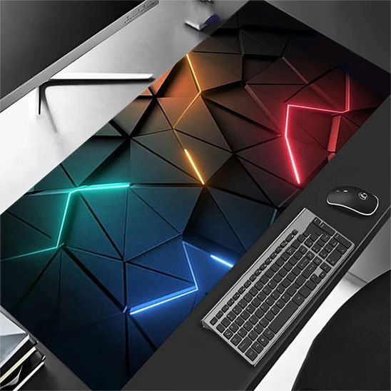 tapis souris gamer design multicouleur avec setup PC